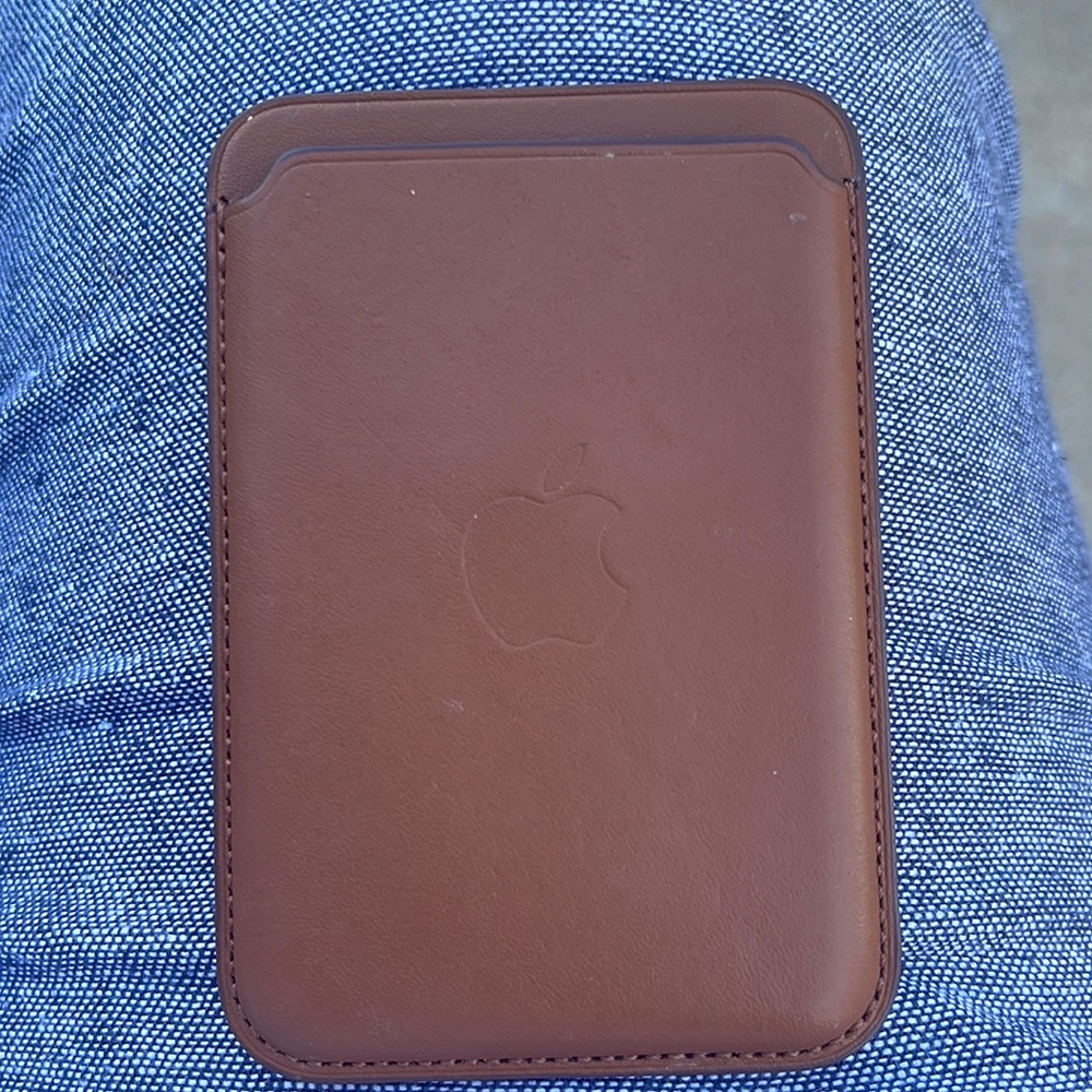 Apple Wallet w/MagSafe